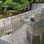 Avli Kókkinon Nerón