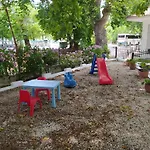 Avli Kókkinon Nerón