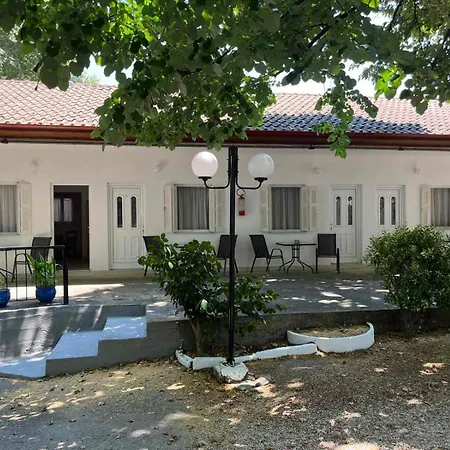 Avli * Kókkinon Nerón