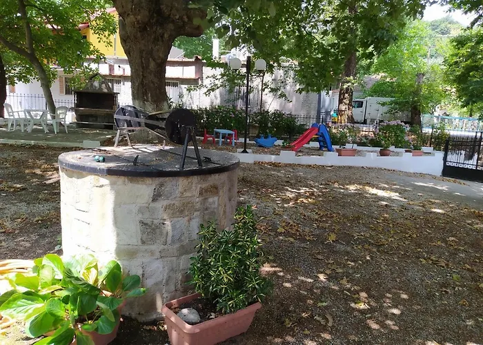 Avli Kókkinon Nerón